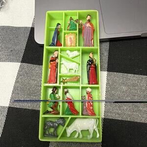 Doll House Miniature 14 Pc Christmas Manger Set Plastic Vintage In Case 1960s